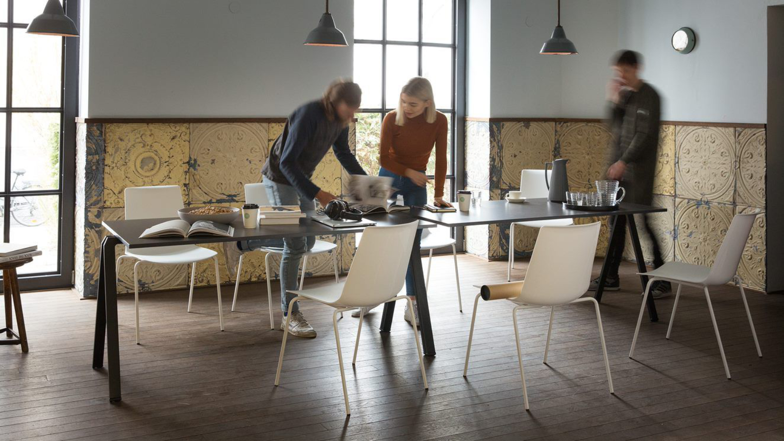 Folding tables