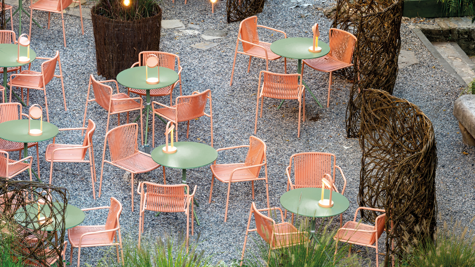 Folding tables